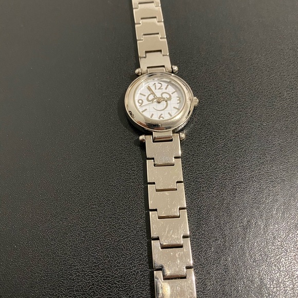 Pre-loved Mickey Mouse Watch. - Picture 5 of 5